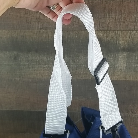 Carnival cruise line insulated cooler draw string - Picture 3 of 9